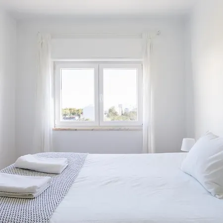 Sossegado E Com Luz Apartamento *