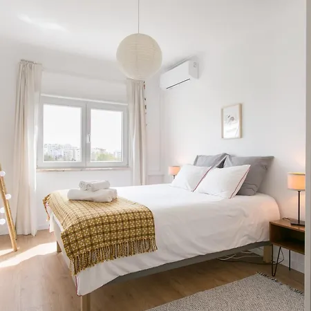 Apartment Sossegado E Com Luz Setubal