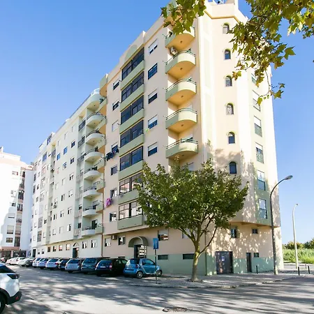 Sossegado E Com Luz Apartamento *